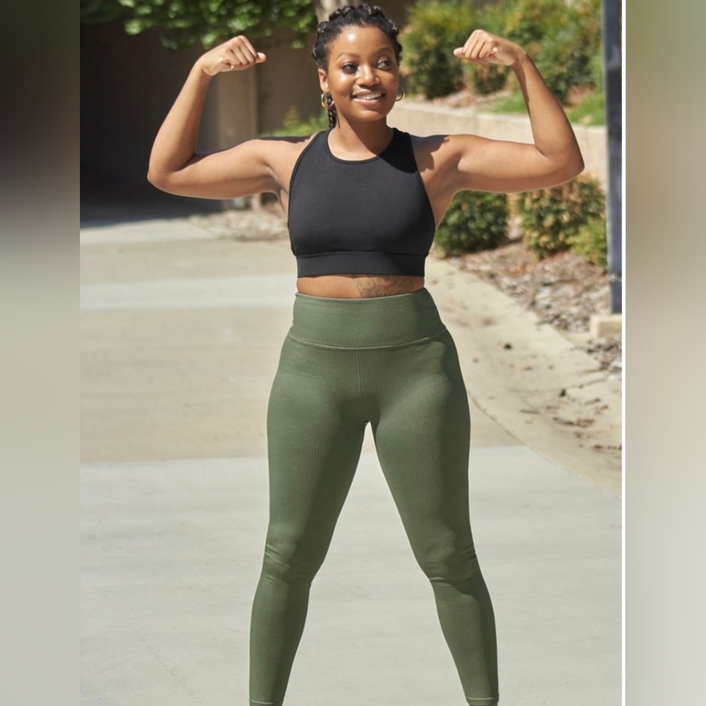☘️Fabletics Olive Green High-Waist Leggings